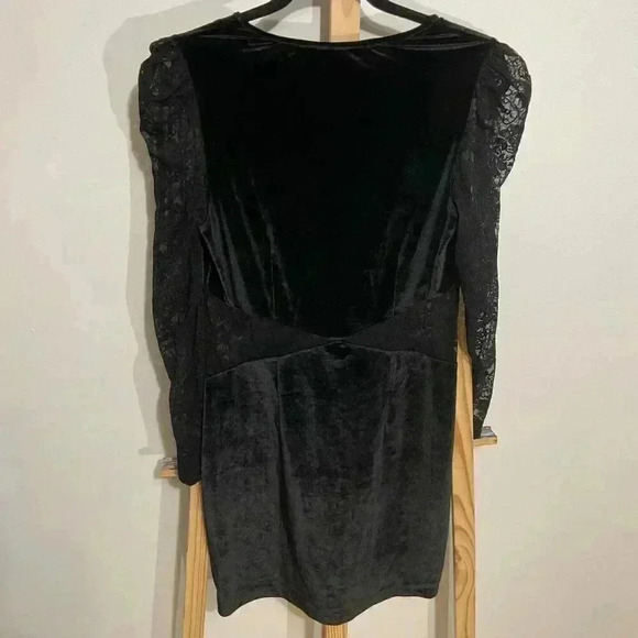 Eric Damian by Charlotte Russe Velvet and lace Side Cutout Long Sleeve , above t - Picture 3 of 8